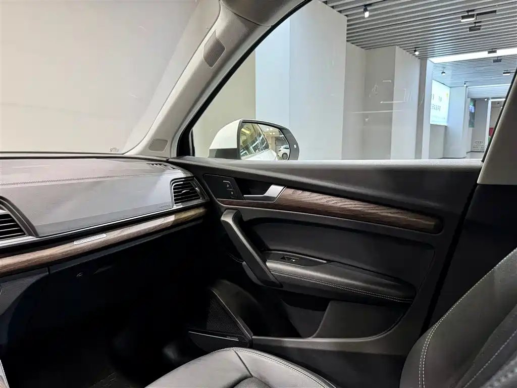 Audi Q5L 2022 45T Luxury Elegance фото 25