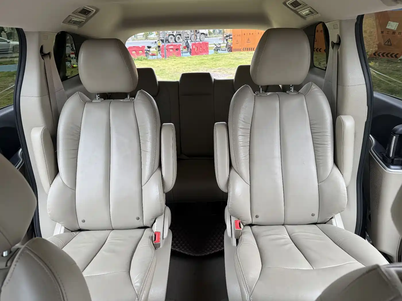 Buick GL8 2015 2.4L Luxury Business Exclusive Edition фото 21