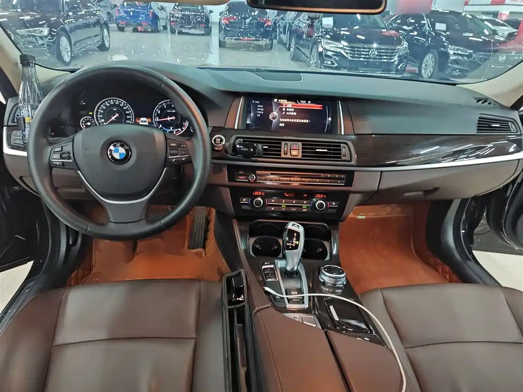 BMW 5 Series 2017 525Li Luxury Design Package фото 6