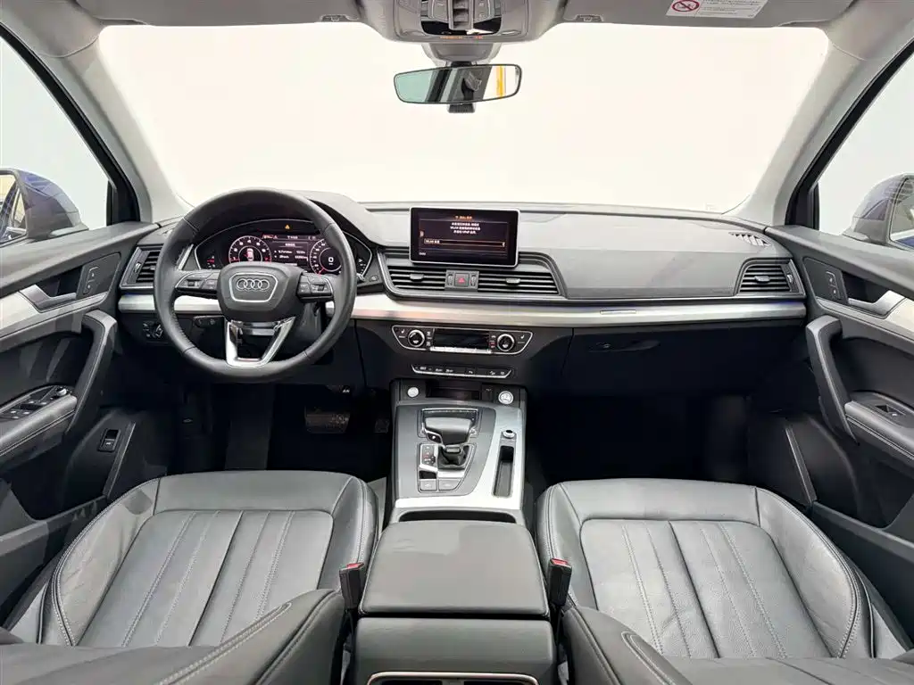 Audi Q5L 2020 Facelift 40 TFSI Honor Fashion фото 24