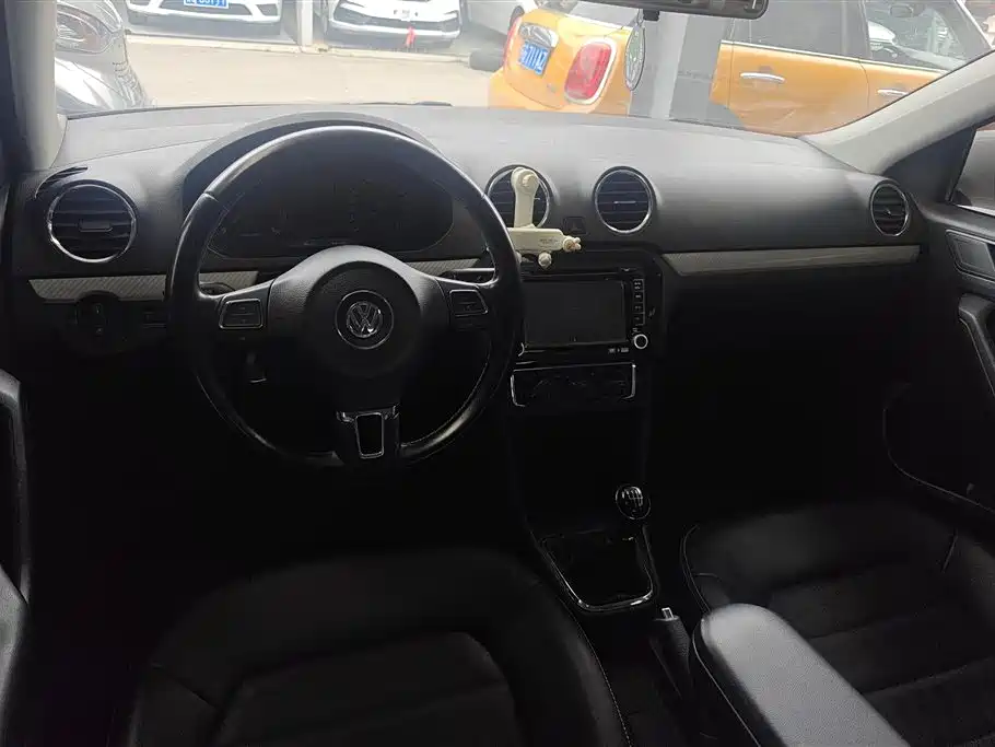 Volkswagen Jetta 2015 1.4L Manual Comfort фото 12
