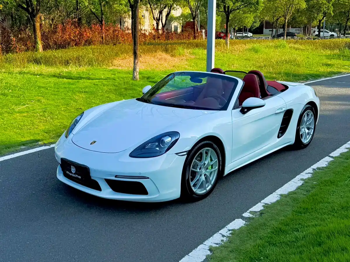 Photo 1 - Porsche 718