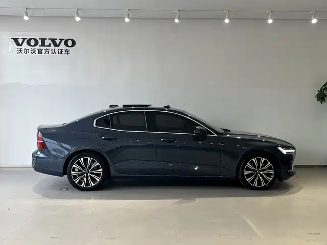 Volvo S60 2024 B4 Inscription Luxury Edition — фото 3