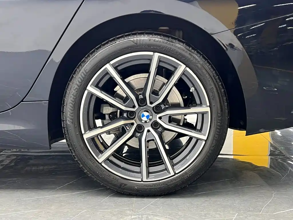 BMW 3 Series 2026 2025 325Li M Sport Package