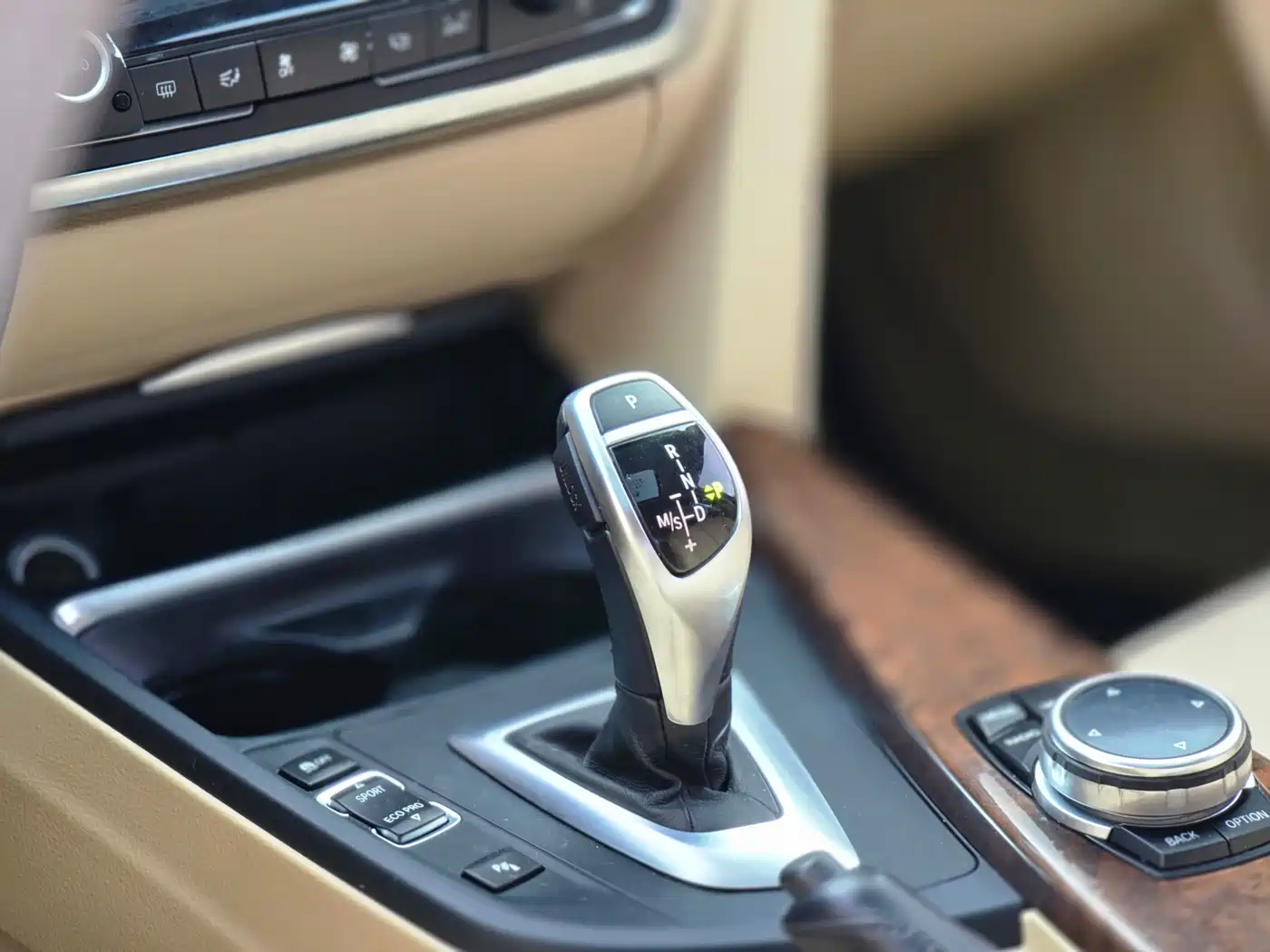 BMW 3 Series 2013 Facelift 320Li Luxury Design Package фото 19
