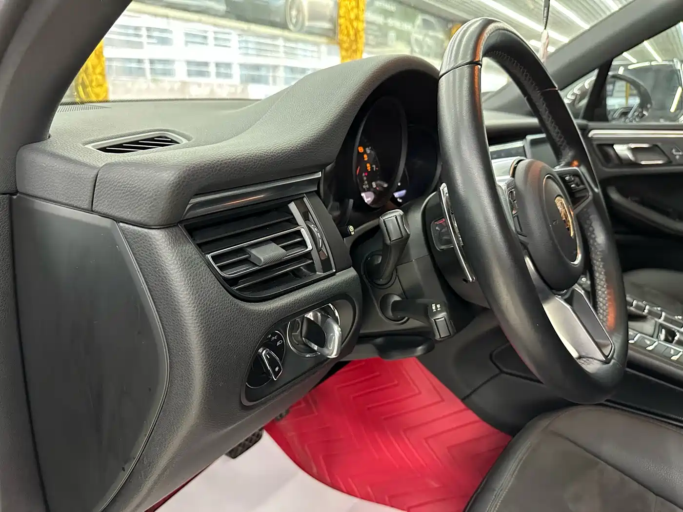 Porsche Macan 2018 Macan 2.0T фото 16