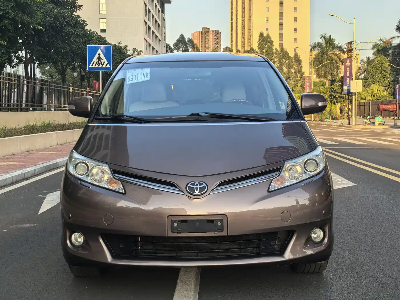 Toyota Previa 2012 2.4L 7-Seater Luxury Edition фото 2