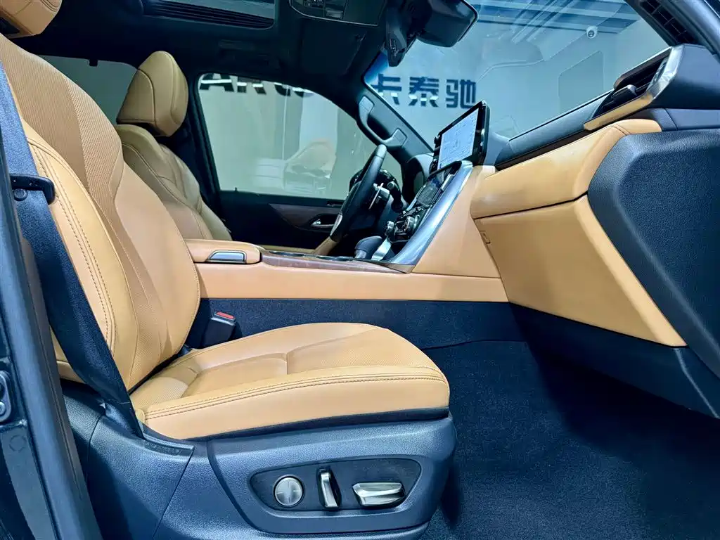 Lexus LX 2025 700h Boundary Edition фото 17