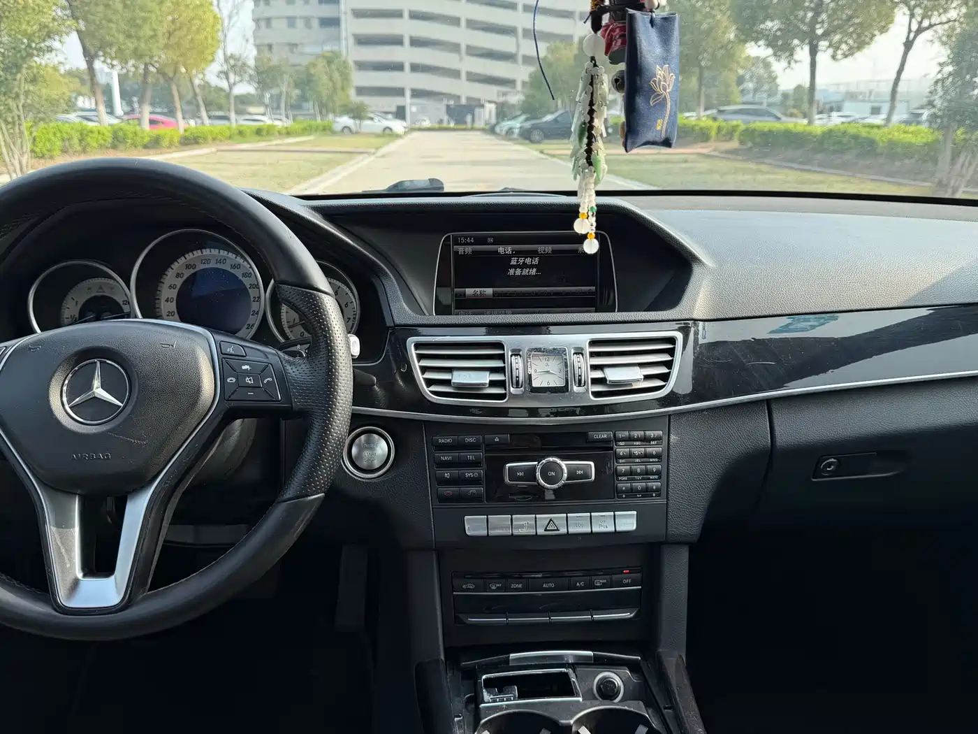 Mercedes-Benz E-Class 2015 E 260 L Sport фото 15