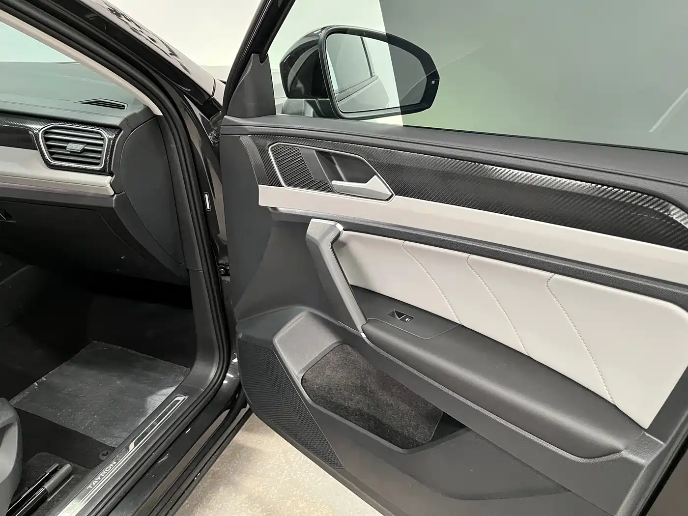 Volkswagen Tayron 2023 280TSI 2WD Luxury Plus Advanced Edition фото 19