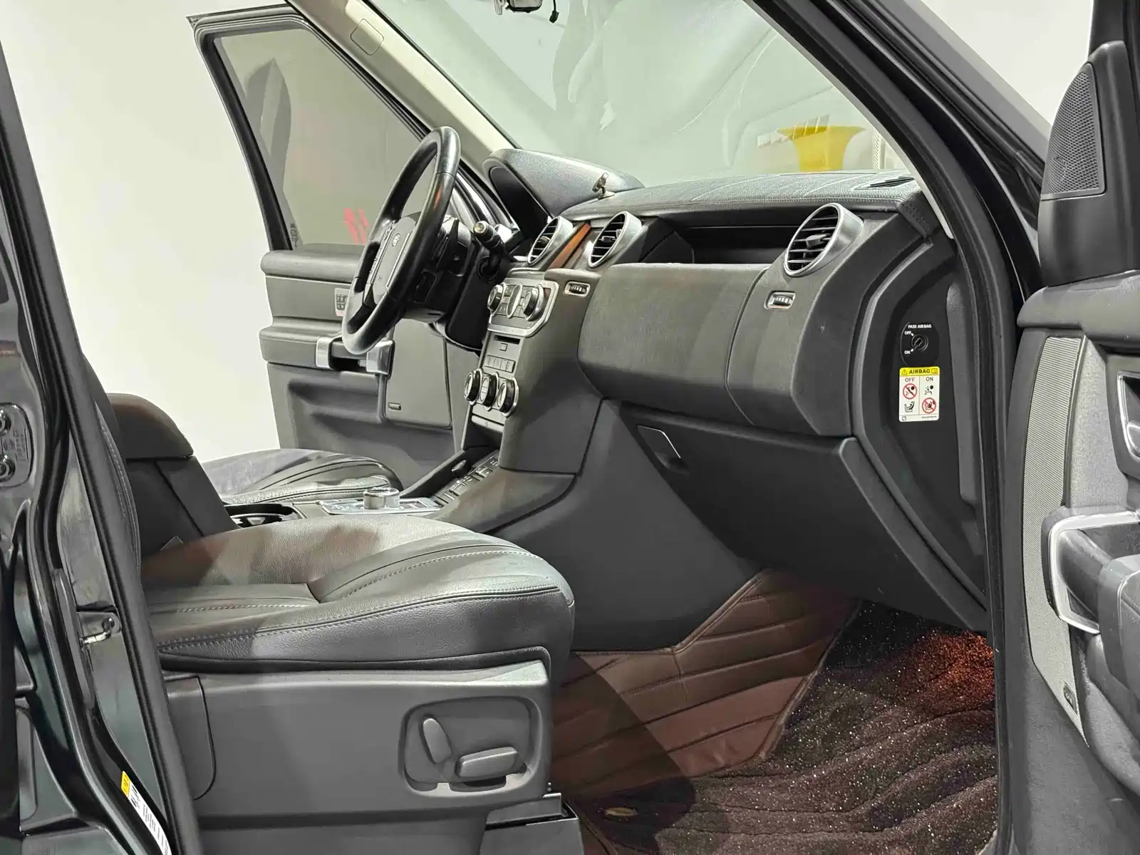 صورة 7 - Land Rover Discovery