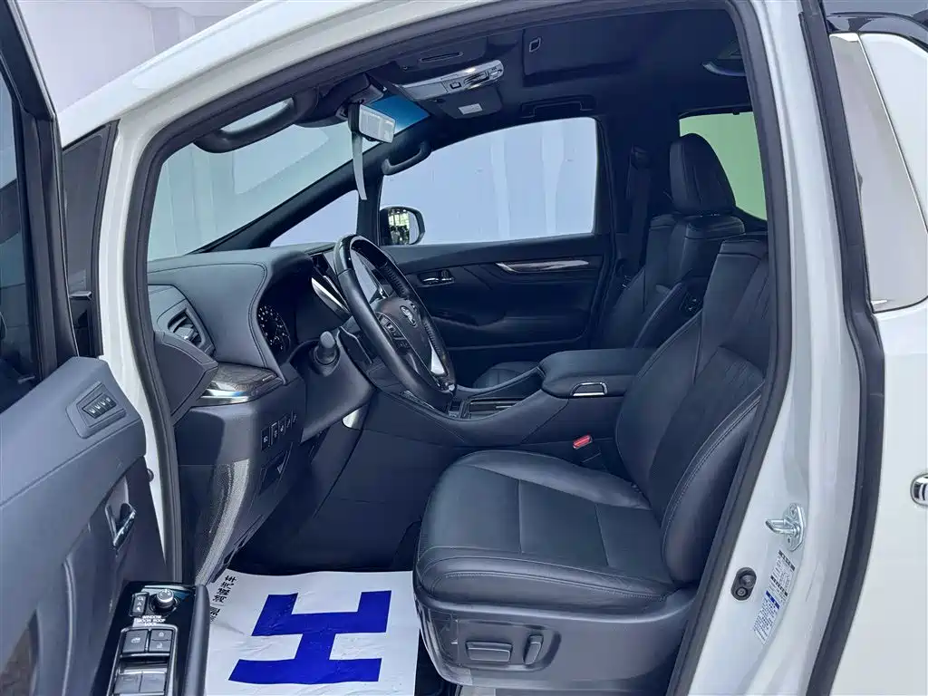 Toyota Vellfire 2021 Crown Hybrid 2.5L HV Premium Edition фото 19