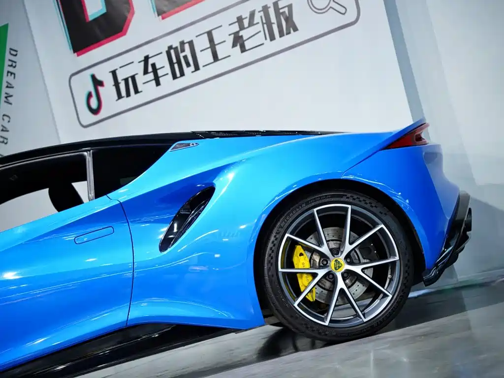Photo 5 - Lotus EMIRA
