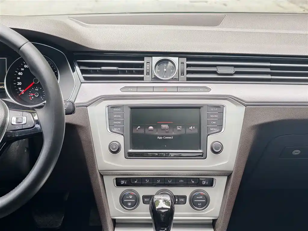 Volkswagen Weilan 2016 280TSI 2WD Comfort фото 10