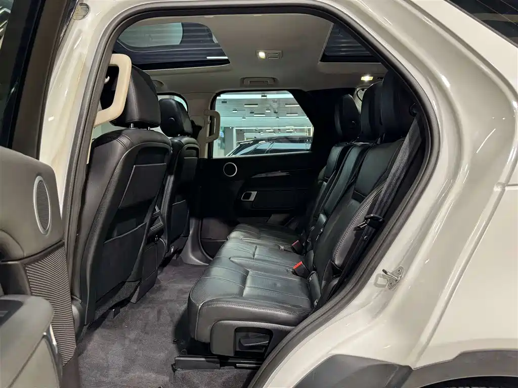 Land Rover Discovery 2018 3.0 SC V6 SE фото 19