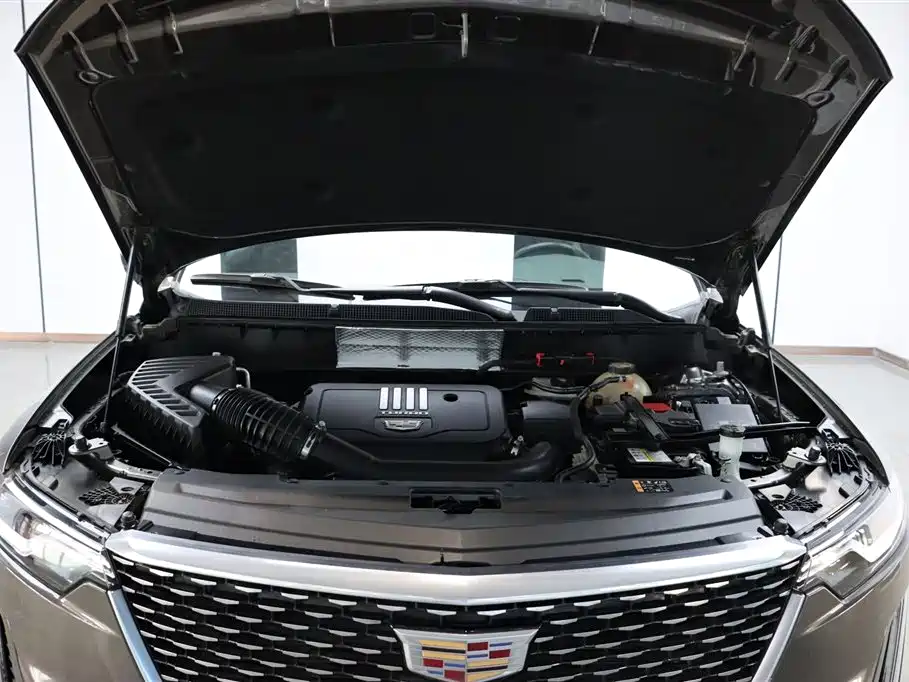 Фото 26 - Cadillac XT6