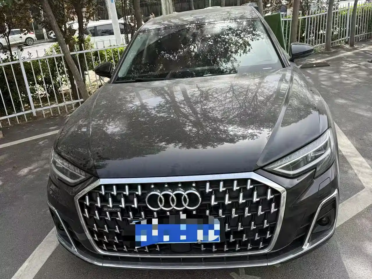 AUDI A8