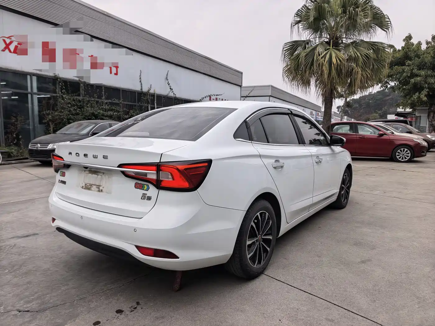 Фото 6 - Roewe i5