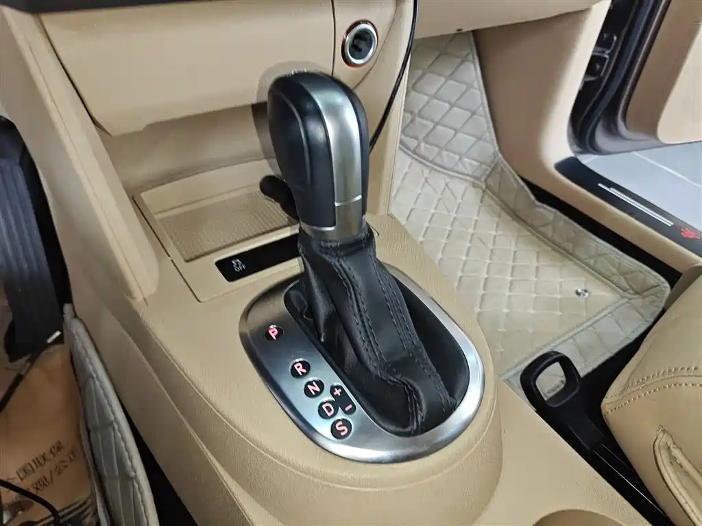 Volkswagen Touran 2013 1.4T DSG Comfort 5-seater фото 14