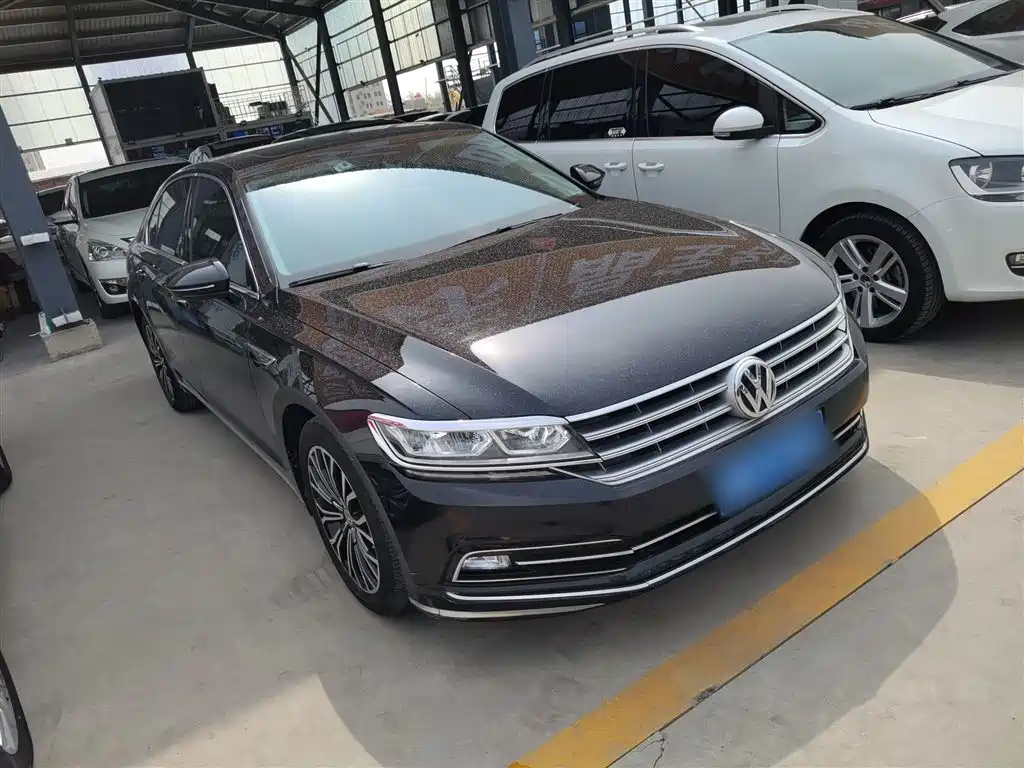 Volkswagen Phideon 2018 Facelift 380TSI FWD Business фото 4