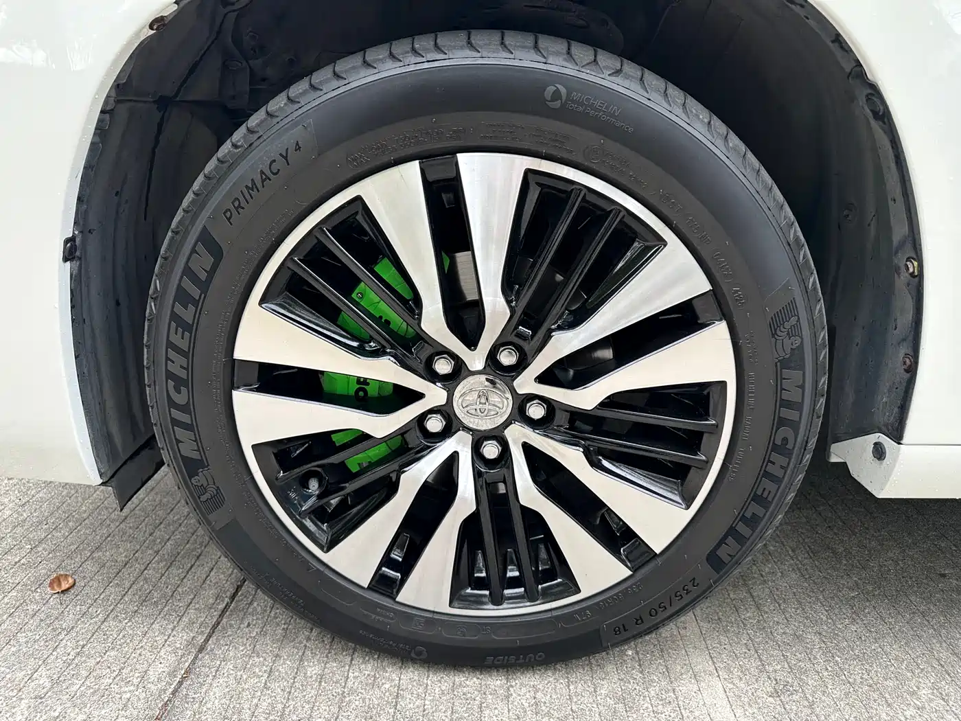 Toyota Alphard 2011 3.5L Luxury Edition фото 12