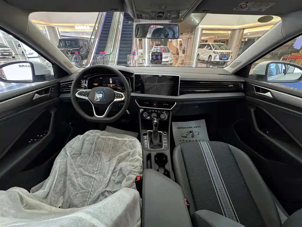 Volkswagen Sagitar 2025 Model Year Facelift 300TSI DSG Soaring Edition фото 16