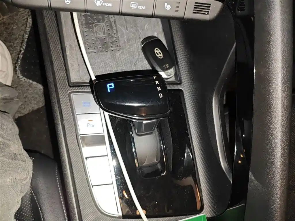 Hyundai Elantra 2023 Model 1.5L CVT LUX Premium Edition фото 11