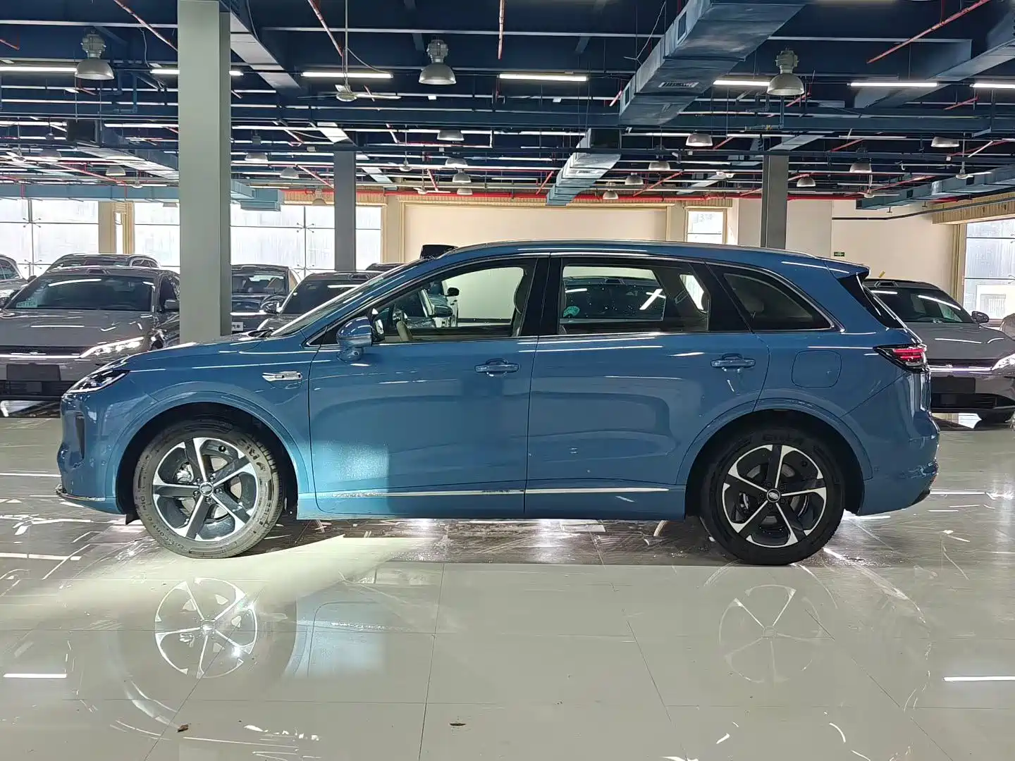 صورة 4 - Shangjie SUV