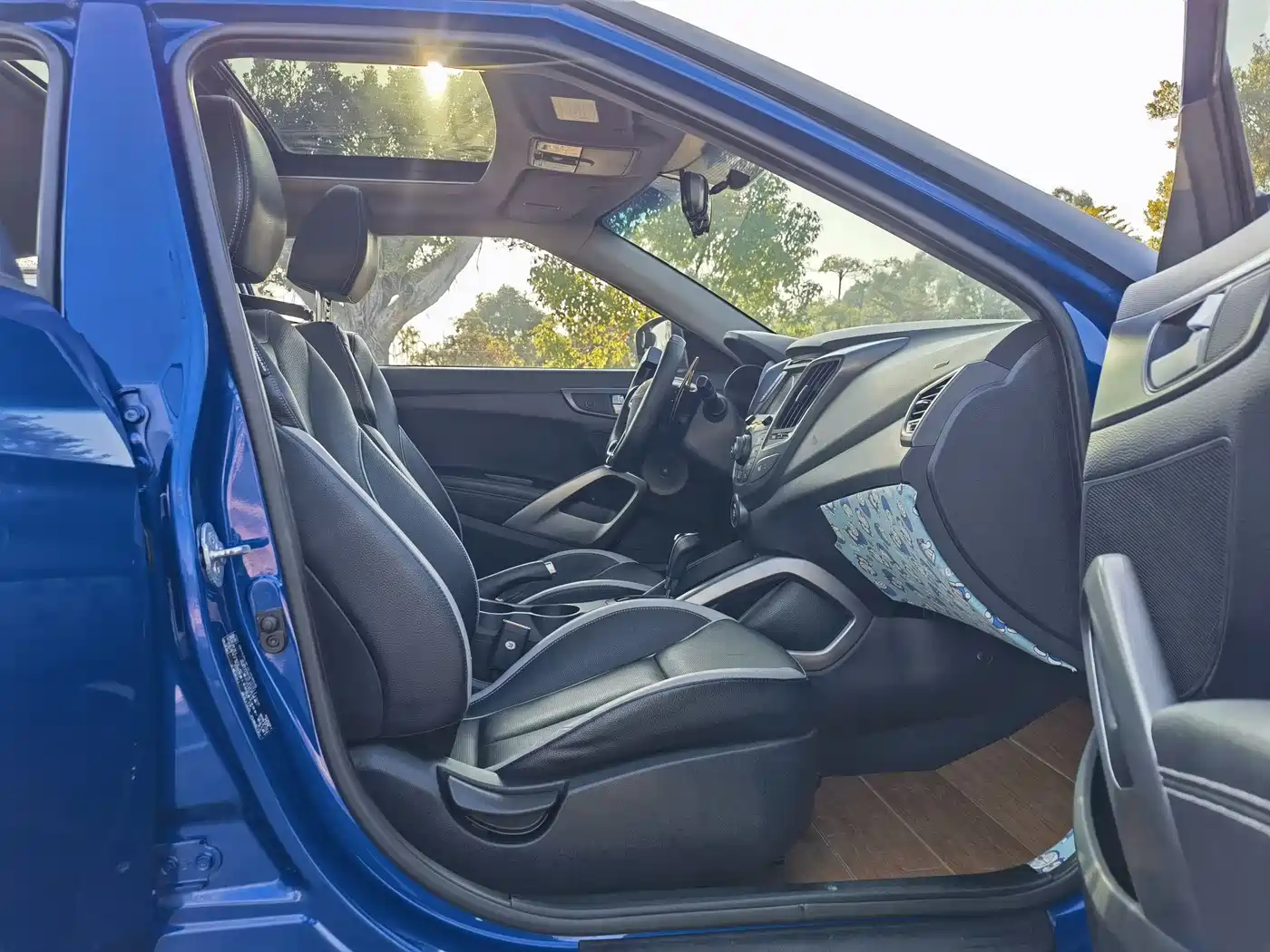 Hyundai Veloster 2012 1.6T Automatic Luxury фото 9