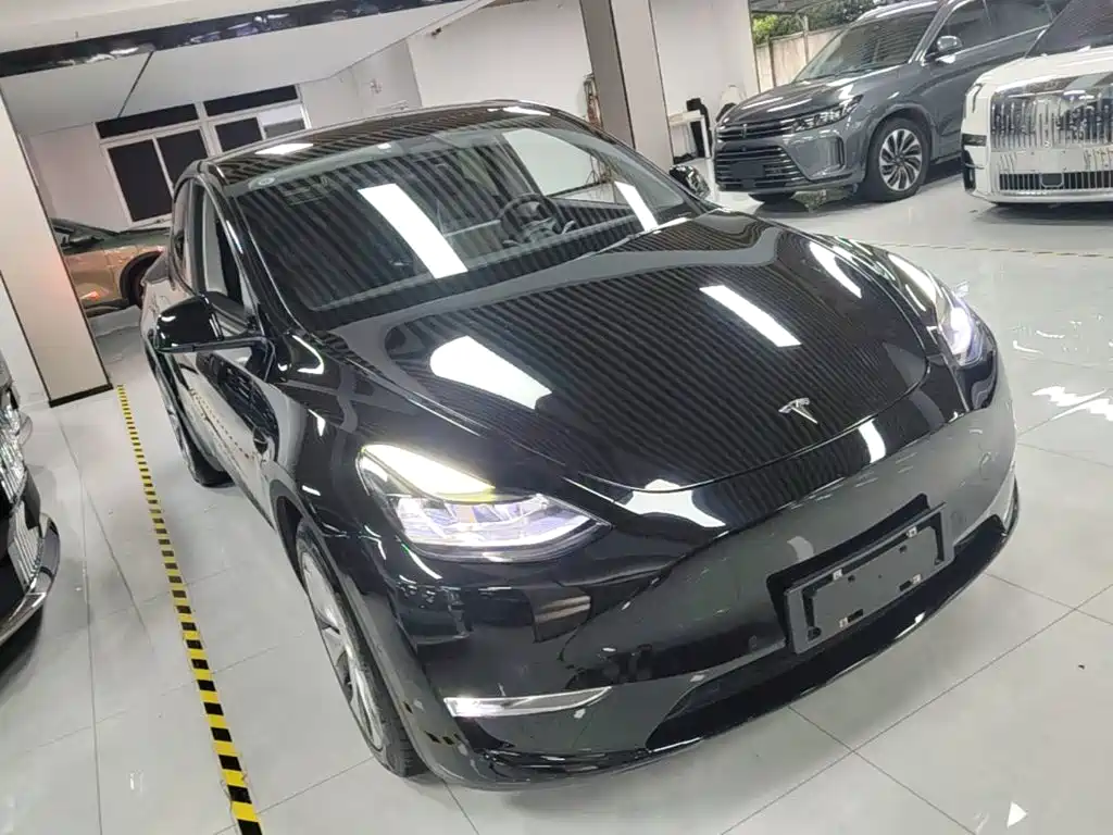 Фото 4 - Tesla Model Y
