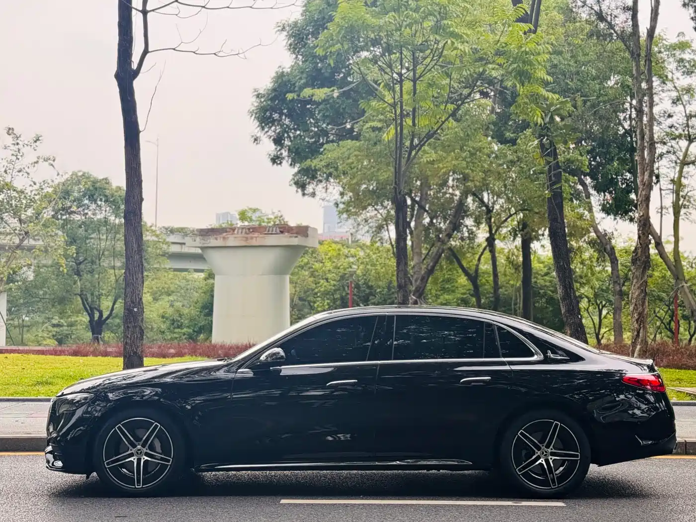 Mercedes-Benz E-Class 2025 Facelift E 300 L Luxury Sport фото 15