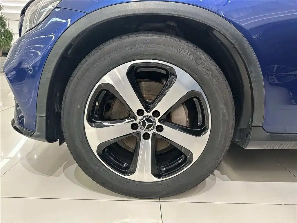 Mercedes-Benz GLC Coupe 2018 GLC 200 4MATIC Coupe SUV фото 5
