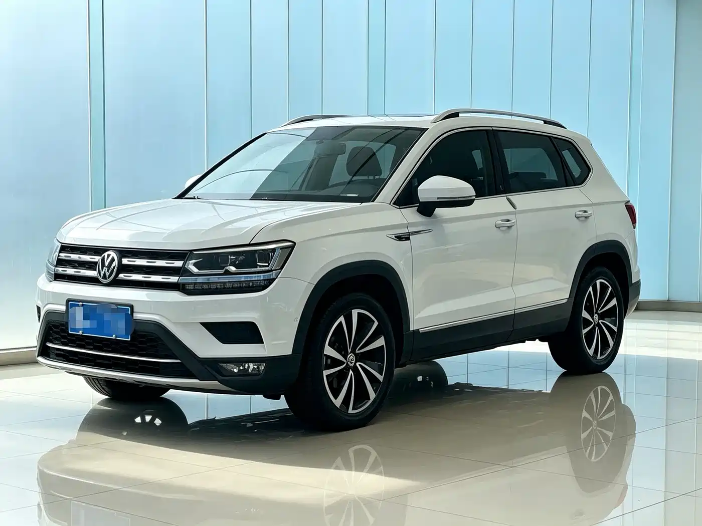 Фото 1 - Volkswagen Tharu