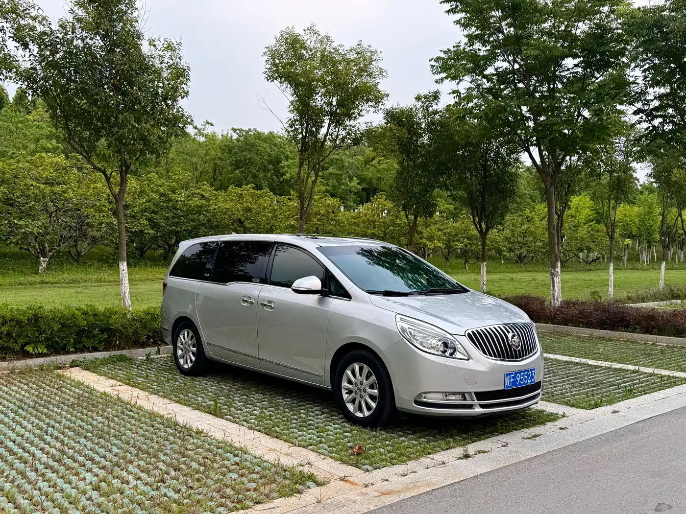 Buick GL8 2012 2011 3.0L XT Luxury Business Flagship