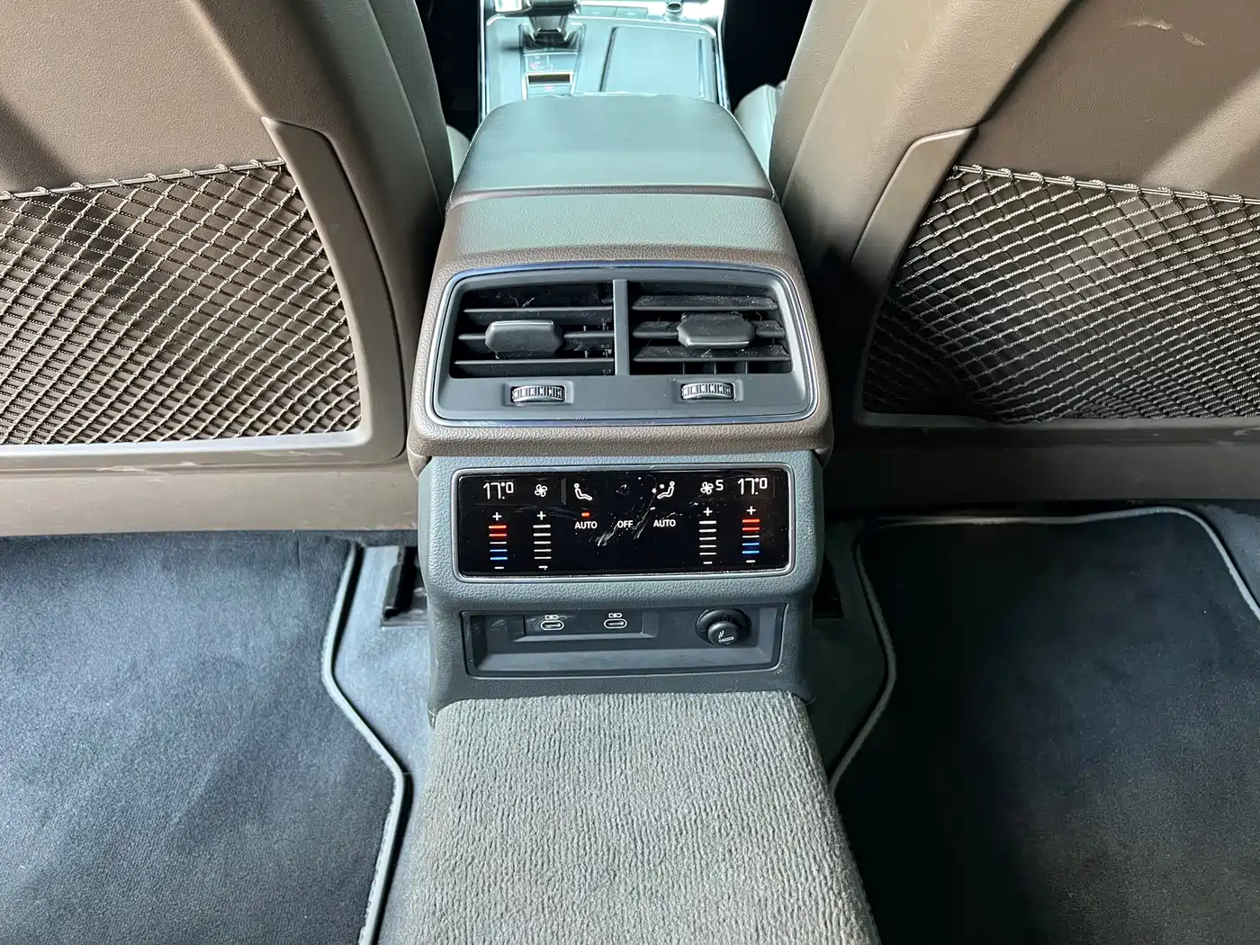 Фото 9 - Audi A7L