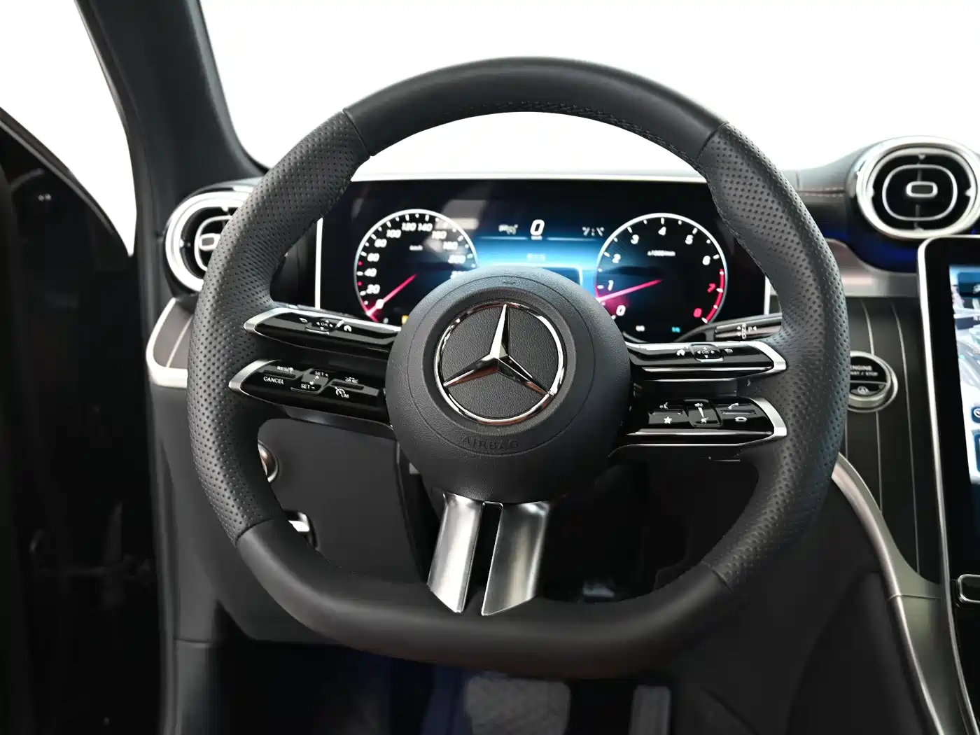 Mercedes-Benz GLC 2023 Facelift GLC 300 L 4MATIC Sport 5-Seater фото 17
