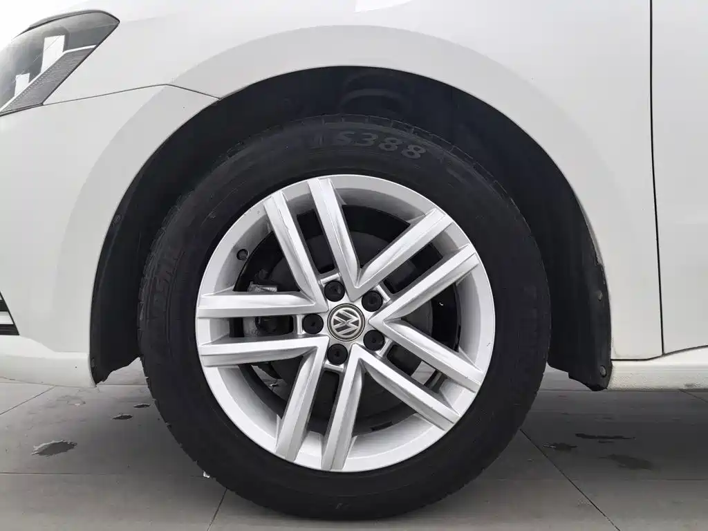 Photo 17 - Volkswagen Lavida Tour