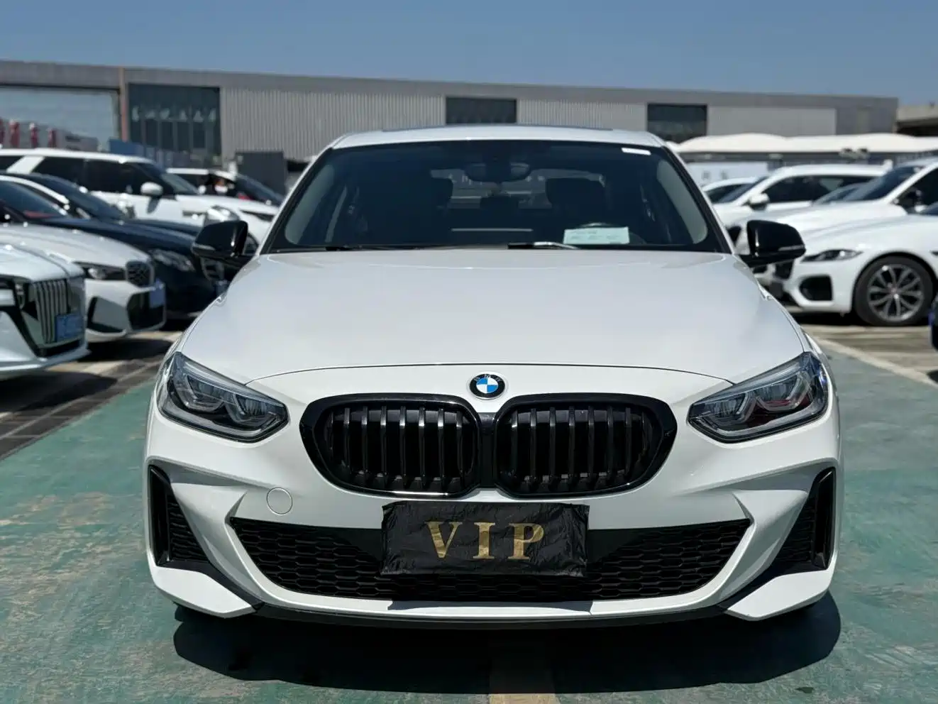 BMW 1 Series 2023 120i M Sport Radiance Edition фото 2