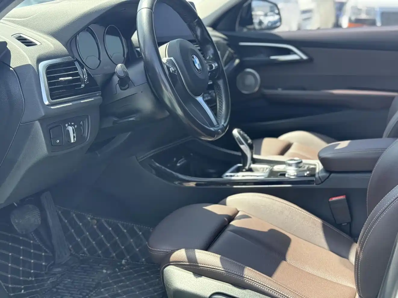 BMW 1 Series 2023 120i M Sport Radiance Edition фото 6