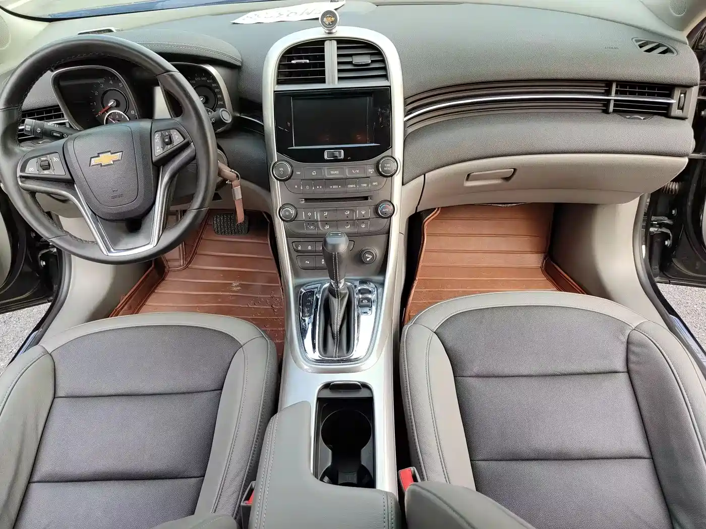 Chevrolet Malibu 2012 2.0L Automatic Luxury Edition фото 6
