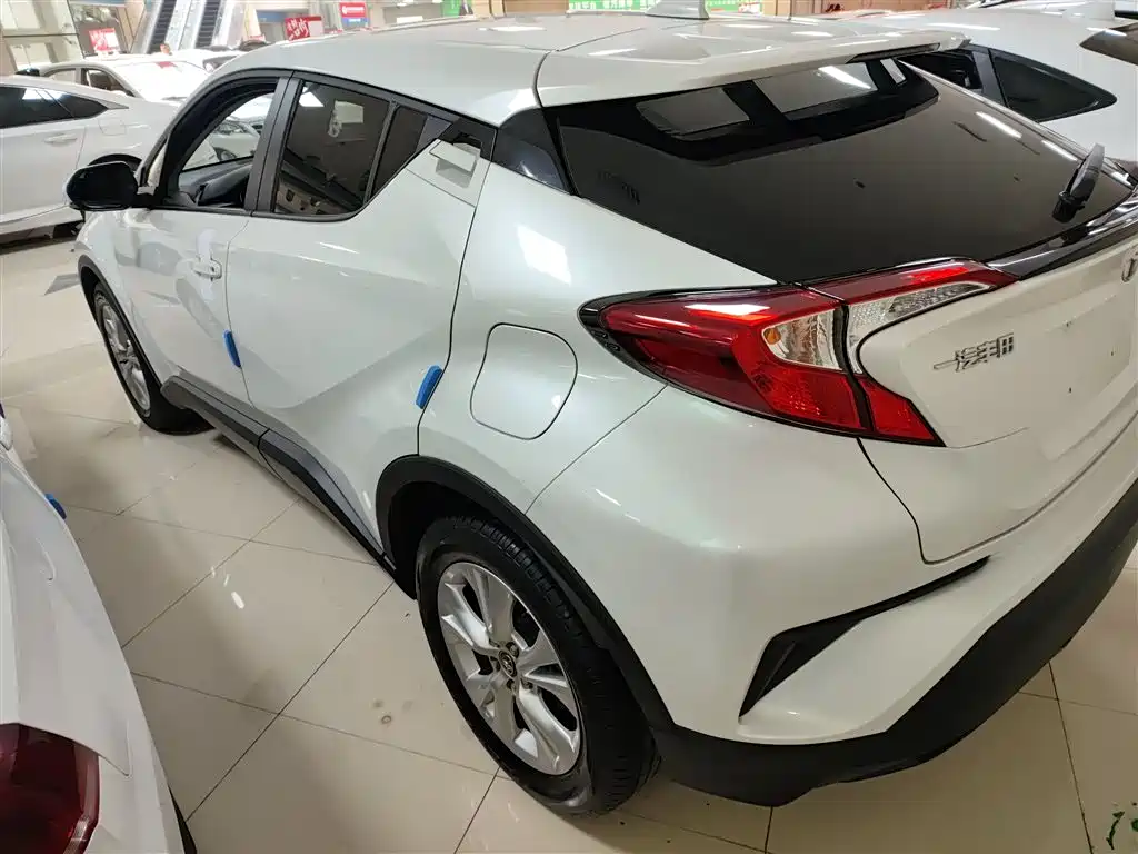 Toyota IZOA 2021 2.0L Yixiang Edition фото 5