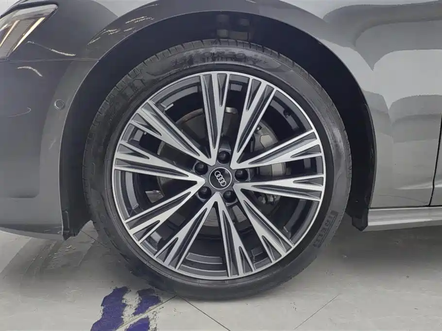 Audi A6L 2023 Facelift 45 TFSI quattro Premium Dynamic фото 6