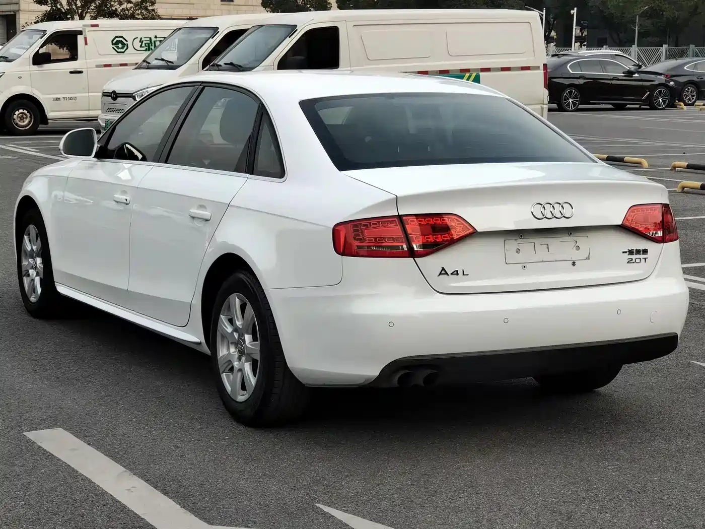 Audi A4L 2012 2.0 TFSI Auto Standard фото 4