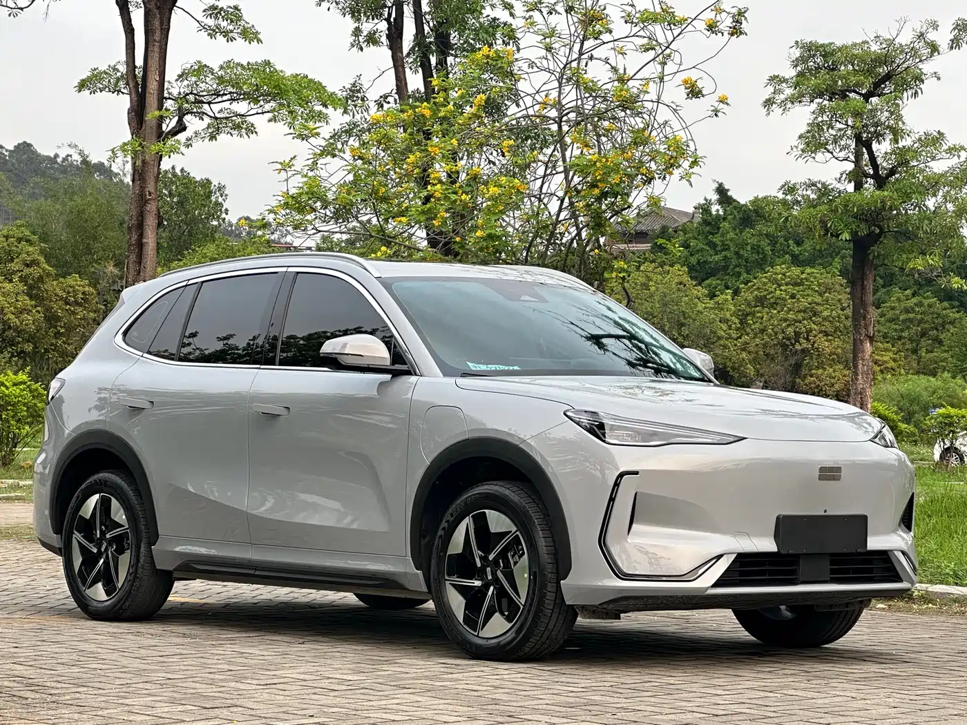 GEELY GALAXY GALAXY E5