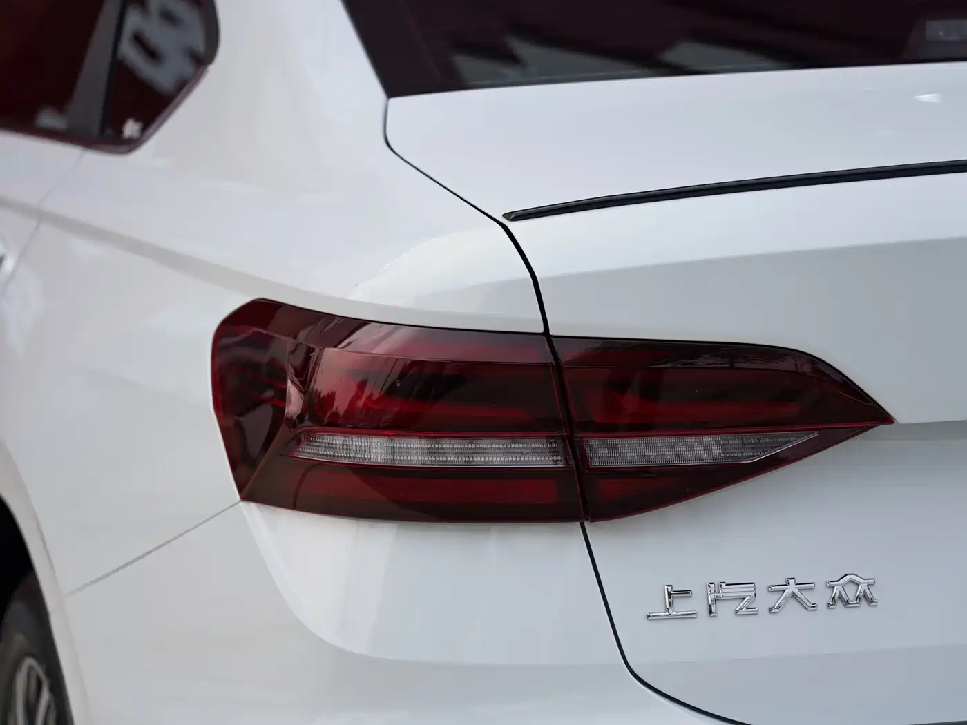 Volkswagen Lavida 2023 300TSI DSG Starlight Full Comfort Edition фото 4