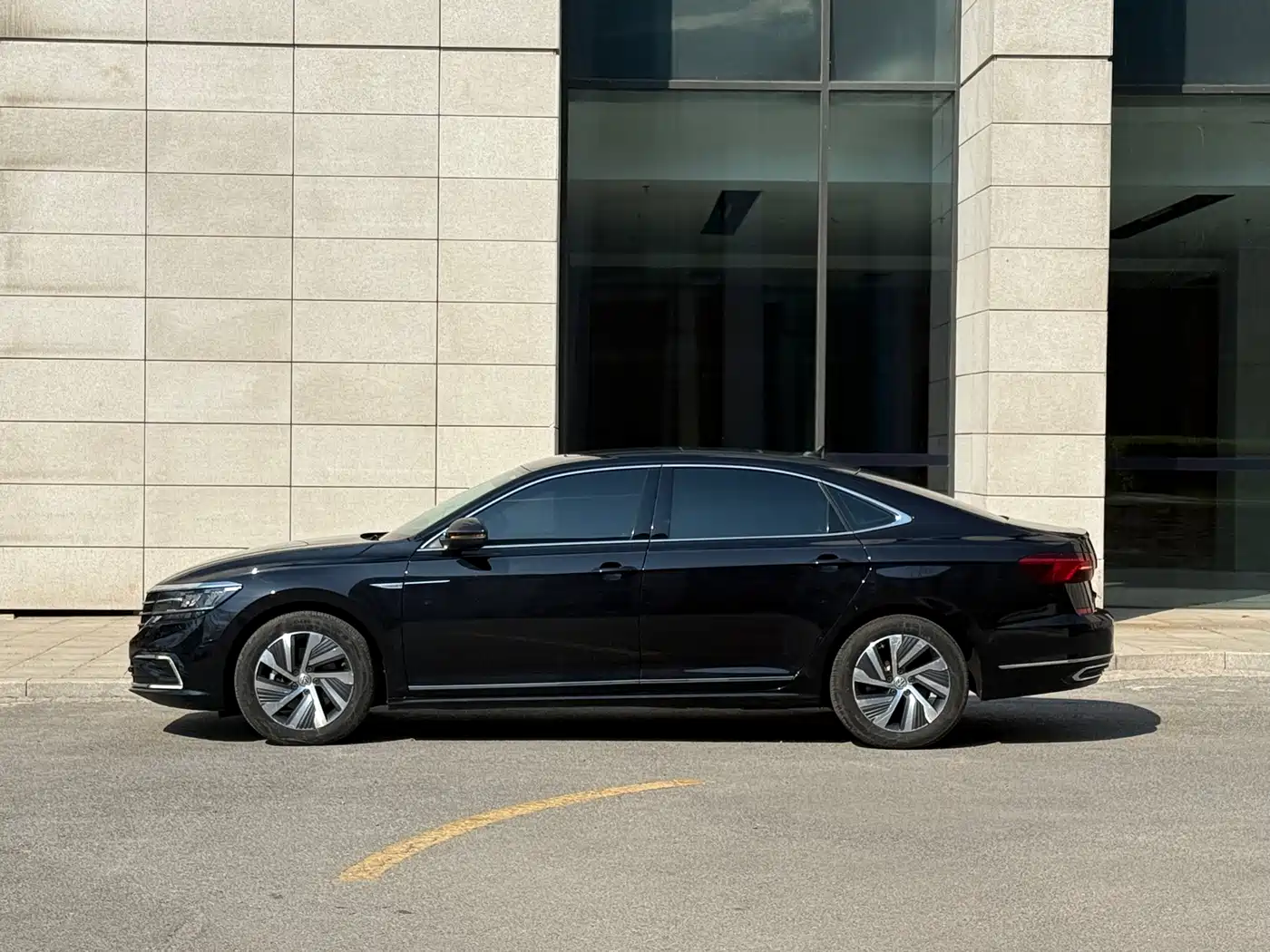 VOLKSWAGEN PASSAT NEW ENERGY