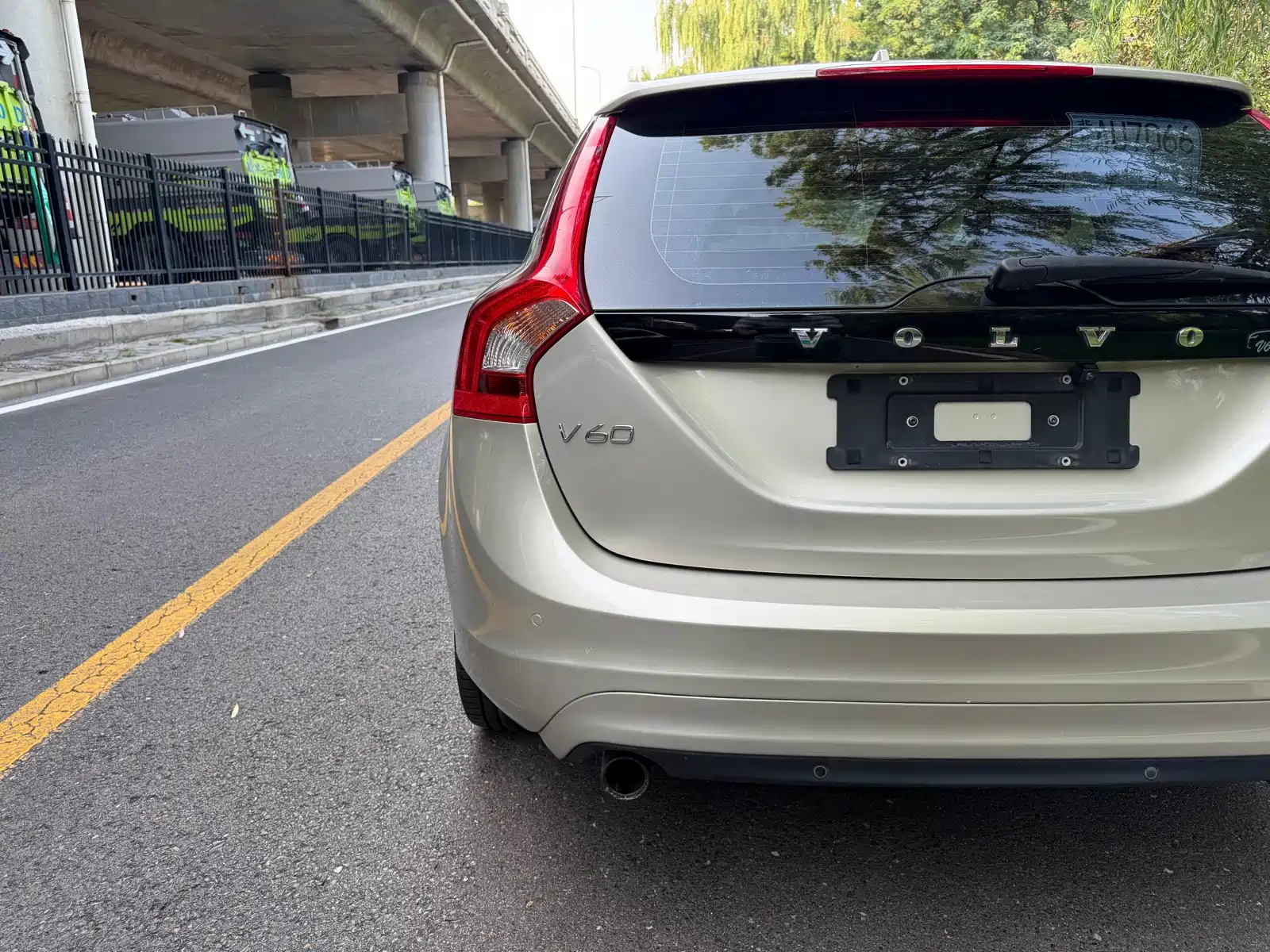 Фото 15 - Volvo V60