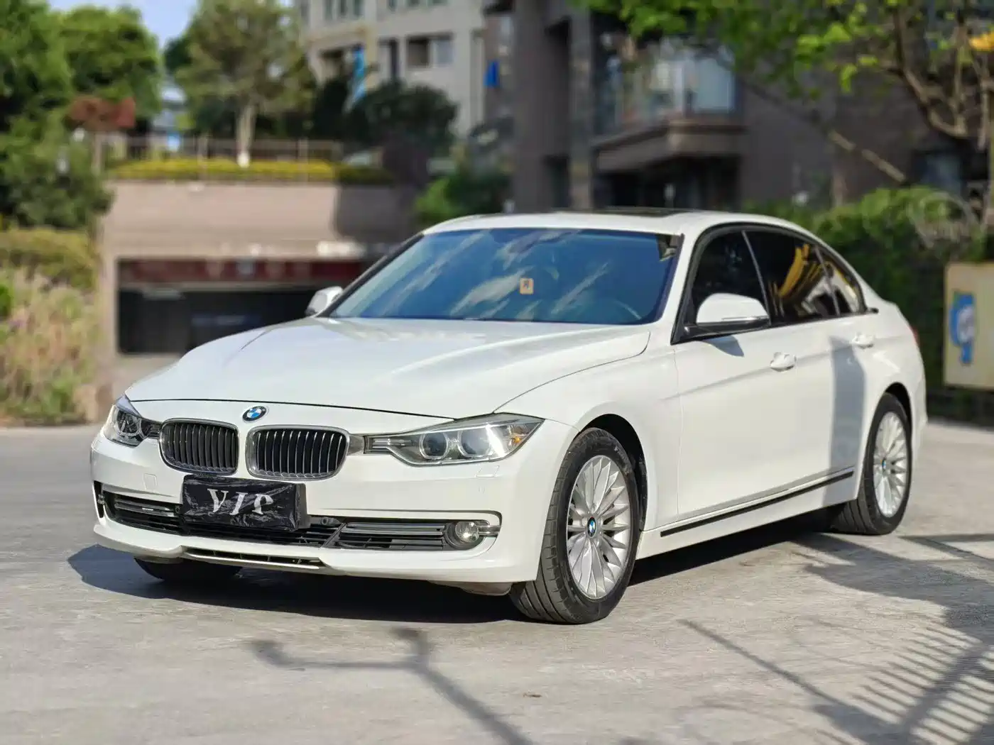 BMW 3 Series 2013 320Li Luxury Design Package фото 4