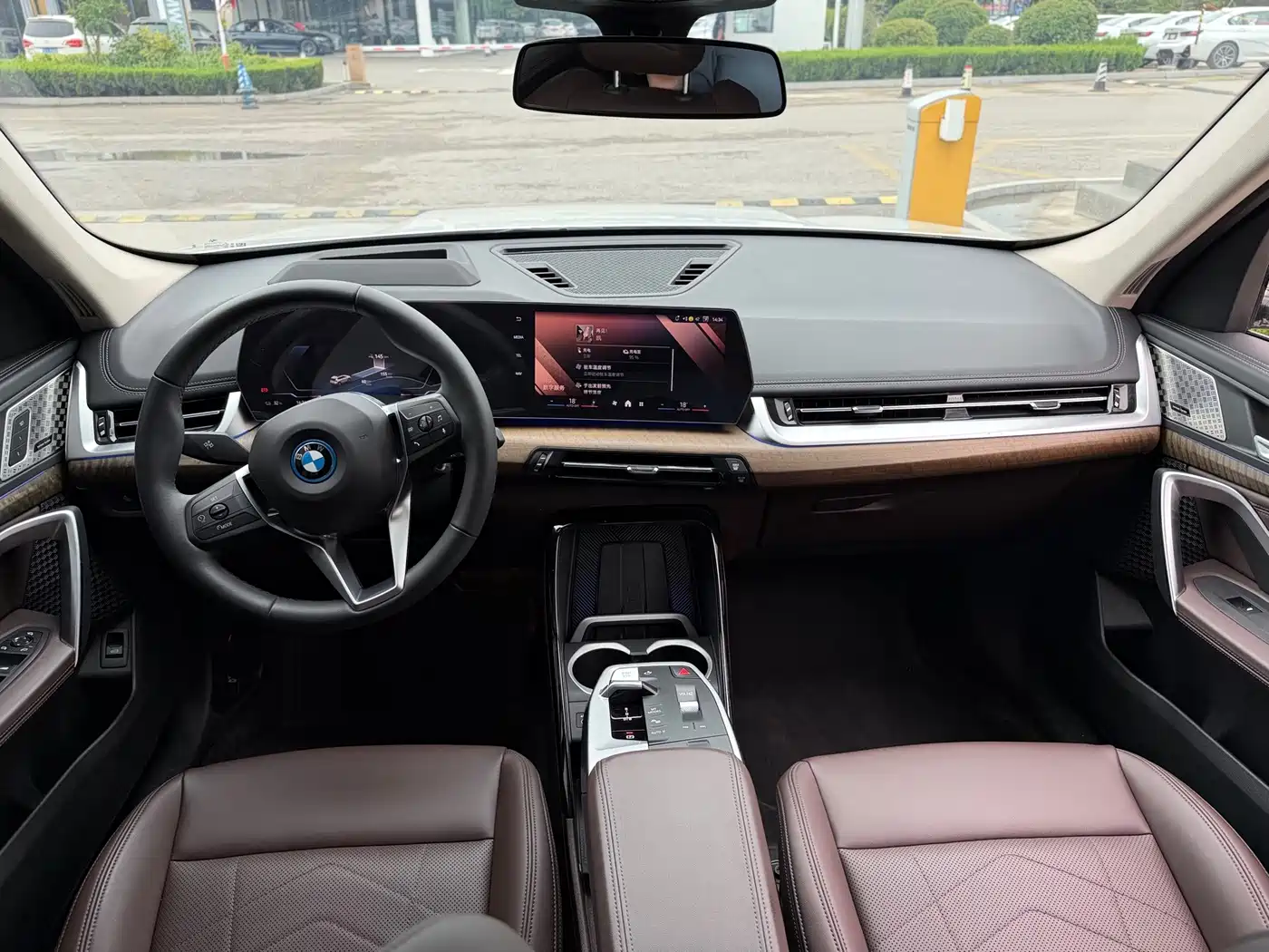 BMW iX1 2024 2023 xDrive30L X Design Package