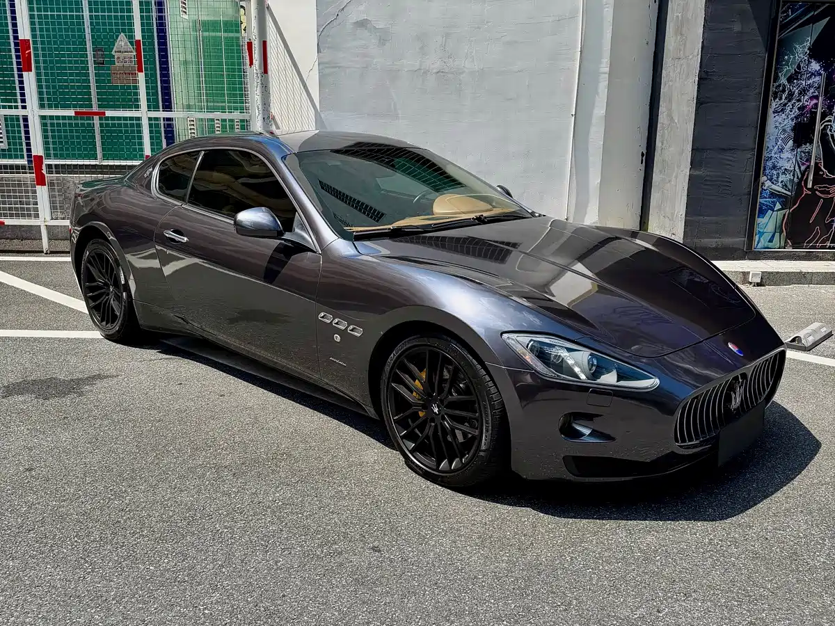 Maserati GranTurismo 2014 2007 4.2L Standard